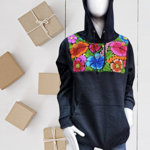 Black Embroidered Flower Hoodie, Sueter Bordado De Flores