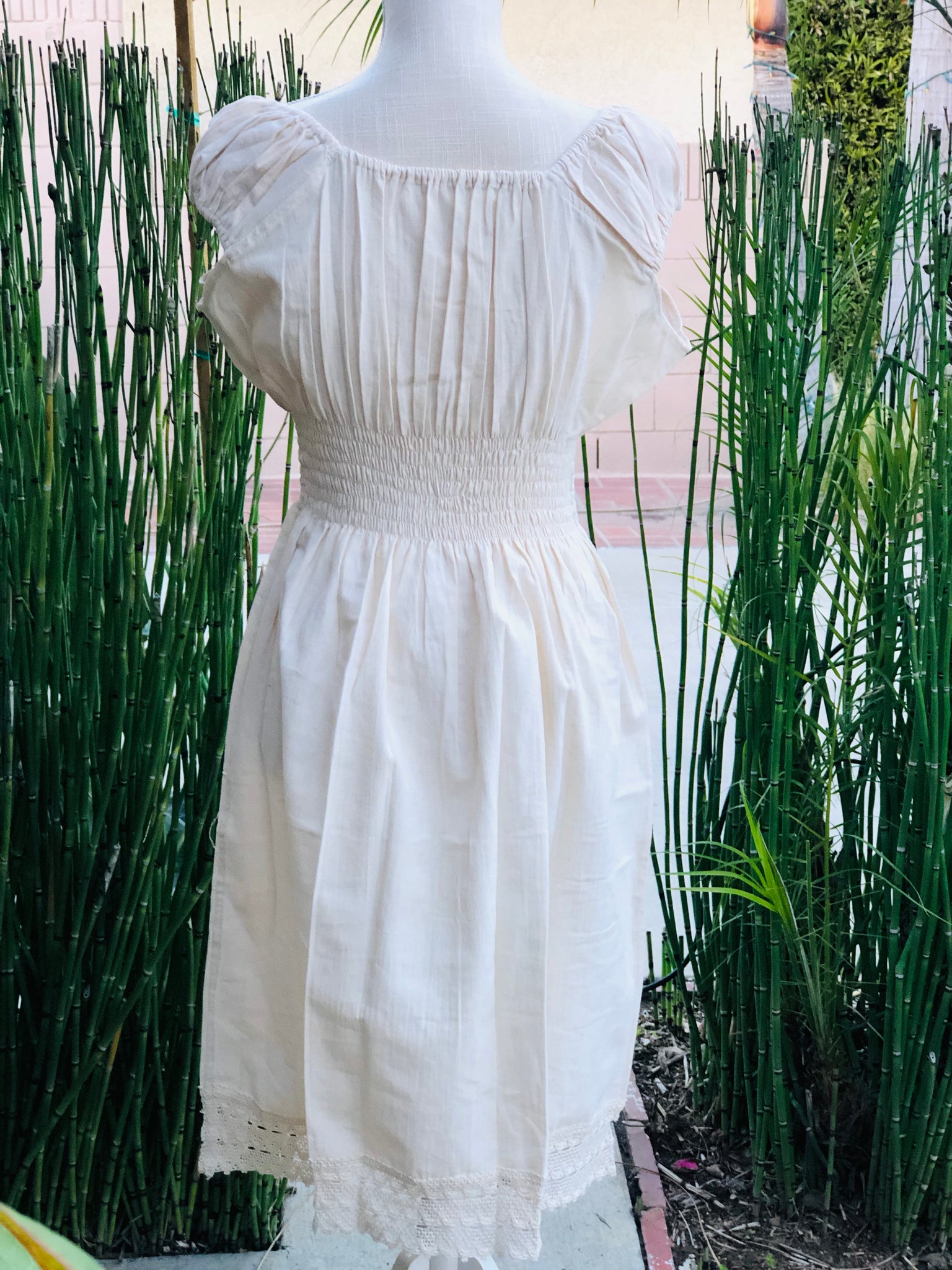 Embroidered High Waist Short Dress – Malbusaat