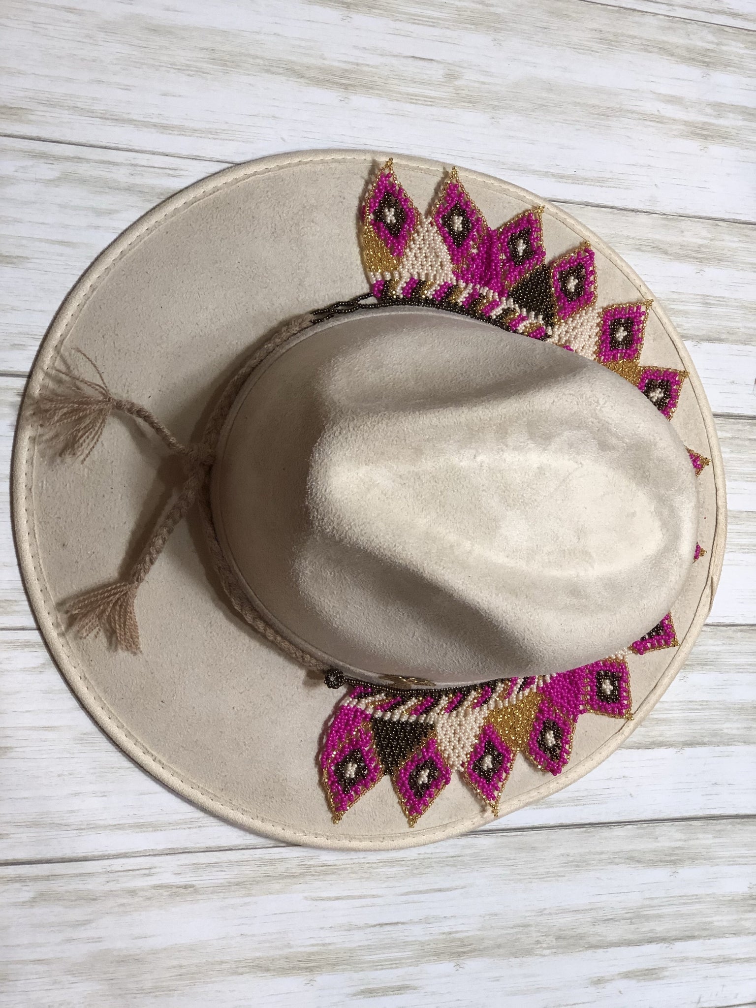 Beige Boho Western Mexican Artisanal Fedora Hat and Chaquira Beads Toaquilla, Sombrero y Toaquilla de Chaquira