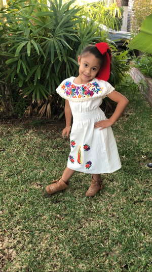 Vestido Campesino de Niña Guadalupe