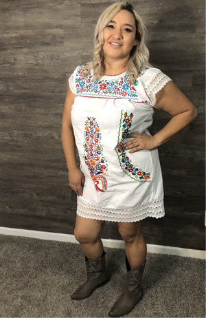 Vestido Bordado, Embroidered Dress