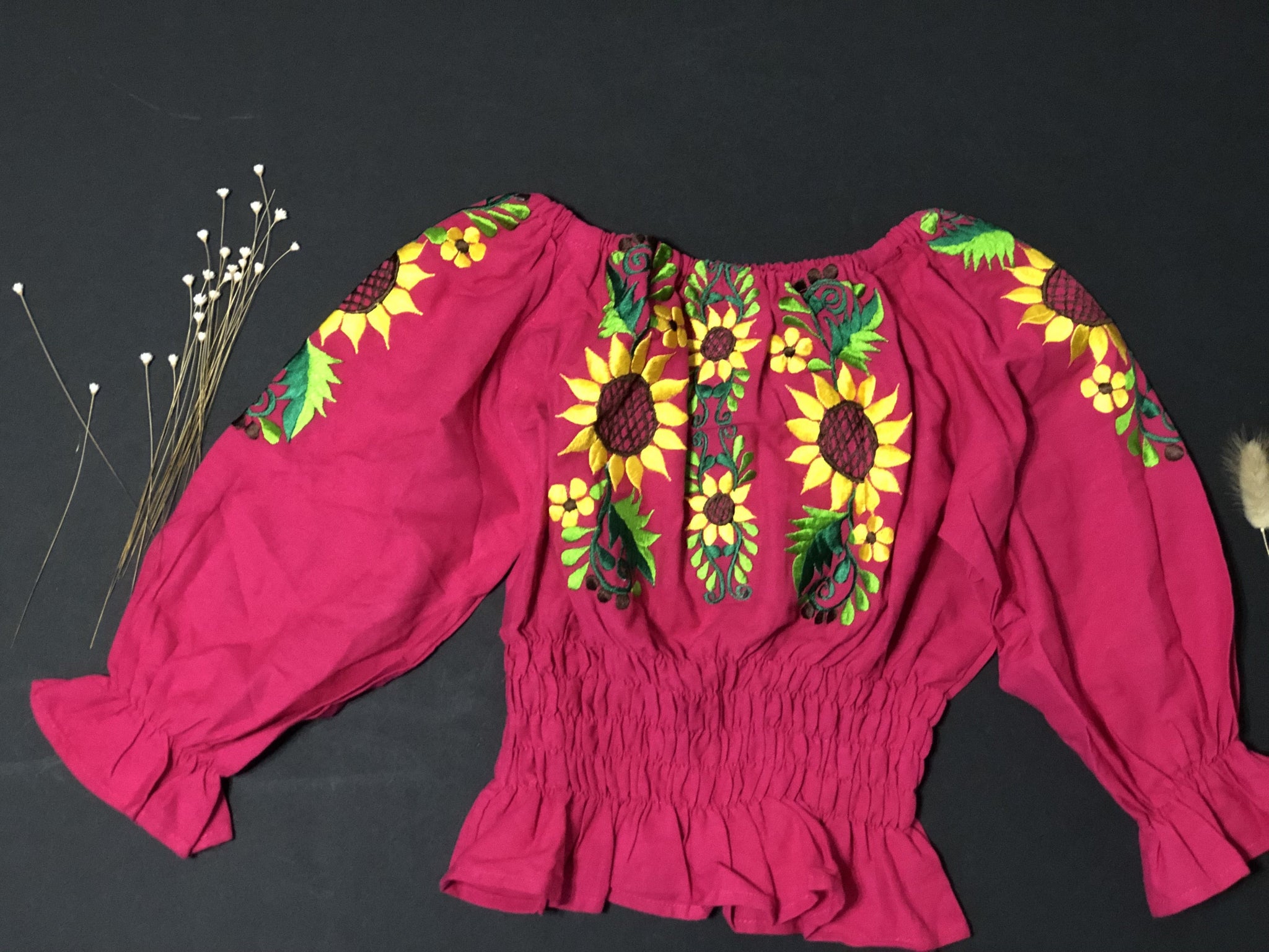 Blusa Bordada De Flores, Embroidered Sunflower Blouse