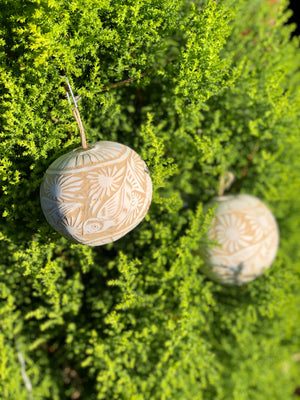 Set of Hand Carved Jicaras Ornaments - JicarasOrnaments - Mexican Ornaments - Organic Ornaments- Esferas de Navidad