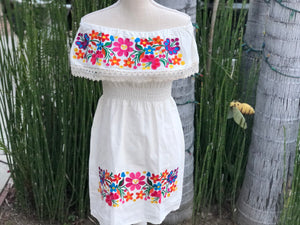 Vestido Blanco Estilo Campesina Floreado/White Cowgirl Dress with Flowers